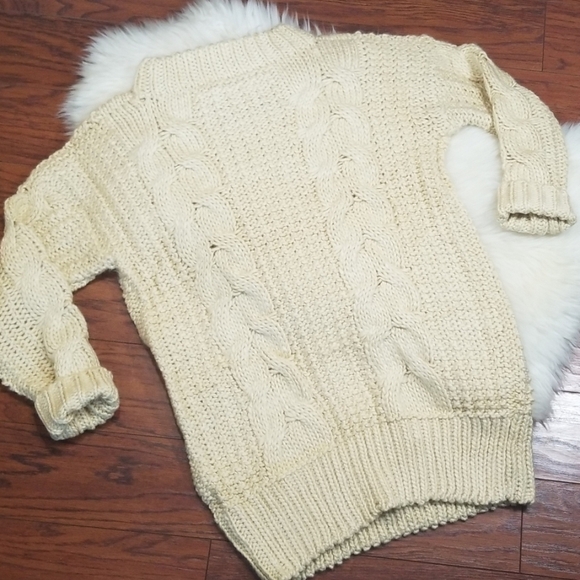 UNIF Chunky Knit Oversized Sweater - Picture 2 of 8